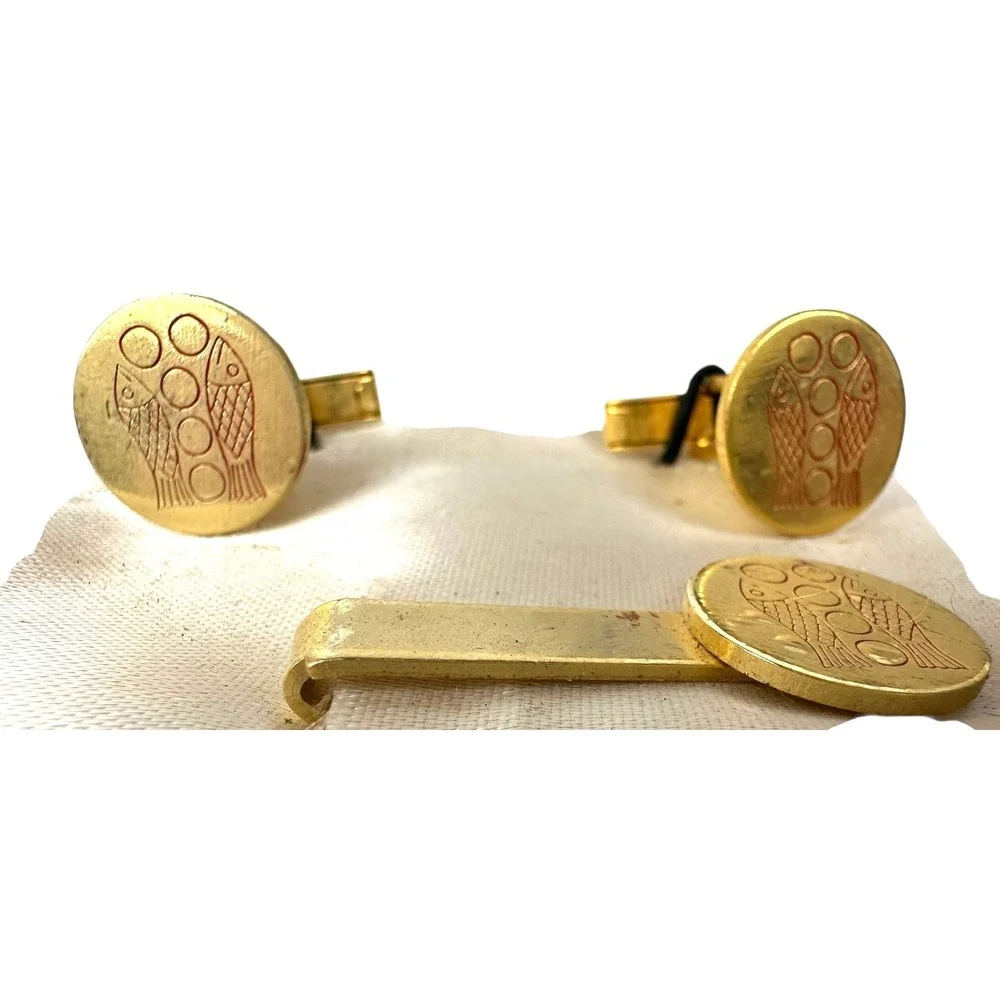 Vintage 1950'S Engraved Fish Pattern Tie Clip and Cuff Links Set  Gold Tone